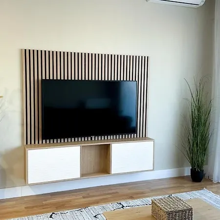 View 1br - - Free Parking Apartament