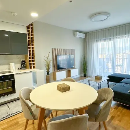 View 1br - - Free Parking Apartament *