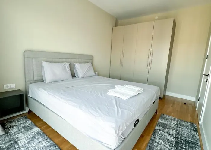 View 1br - - Free Parking